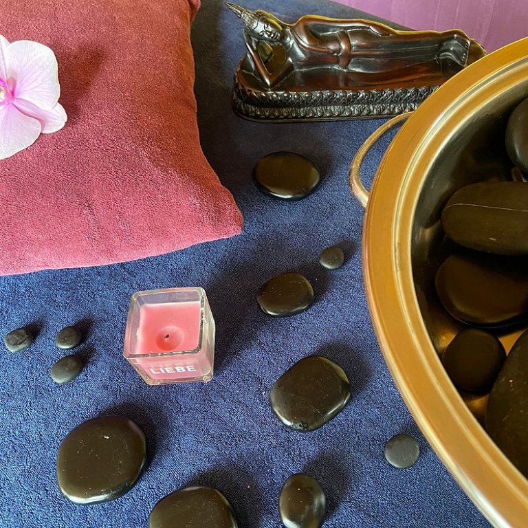 Hotstonemassage